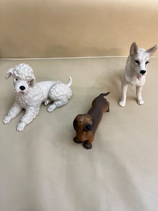 Conjunto 3 figuras perros porcelana y resina
