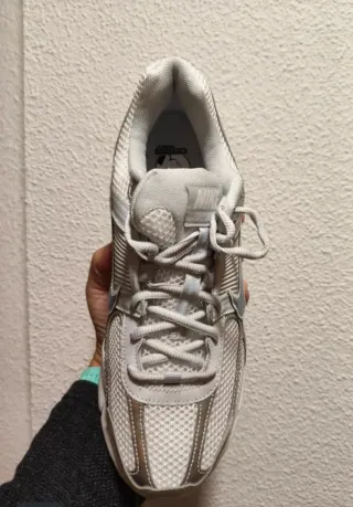 Nike Zoom Vomero 5 T44