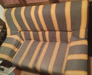 Sofá de 2 plazas tela gris y amarillo