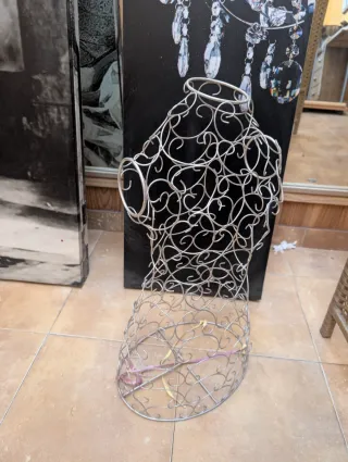 Busto forja infantil leer descripción