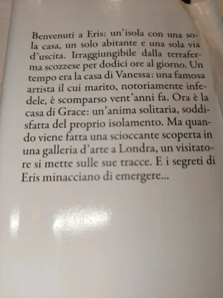 L' ora blu - thriller di Paola Hawkins