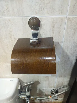 Colgador y Aro Baño Madera y Metal