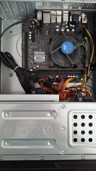 Ordenador Core i3 10100 8GB RAM 460GB SSD