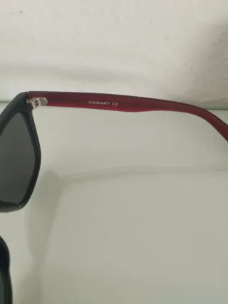 Gafas de sol VOGART negras y rojas