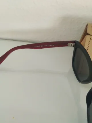 Gafas de sol VOGART negras y rojas