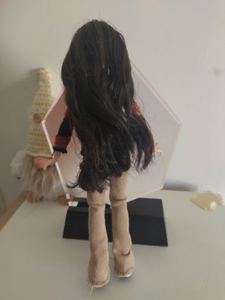 Lote 4 muñecas variadas, 3 híbridas