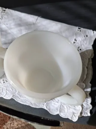 Tazze vintage inglesi con rose rosse