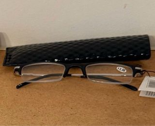 Gafas de lectura graduadas +2.50.  2 pares