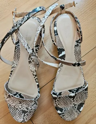 Sandalias Sfera cuña estampado serpiente