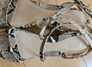 Sandalias Sfera cuña estampado serpiente