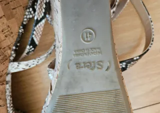 Sandalias Sfera cuña estampado serpiente