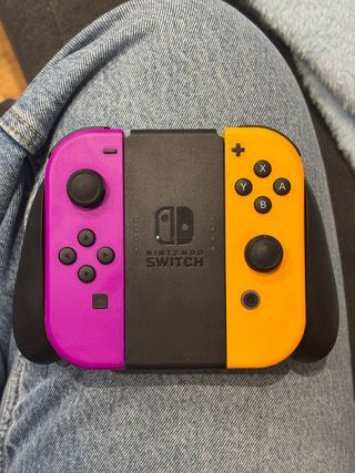 Mando Nintendo Switch Morado y Naranja