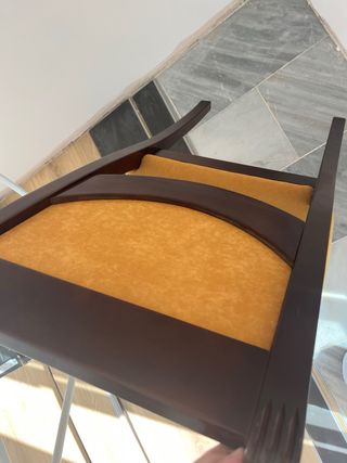 Silla de comedor madera y terciopelo mostaza