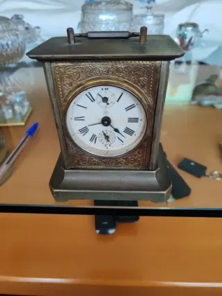 Reloj de sobremesa antiguo