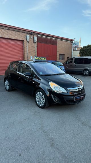 Opel Corsa 1.4 gasolina 2011