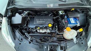 Opel Corsa 1.4 gasolina 2011