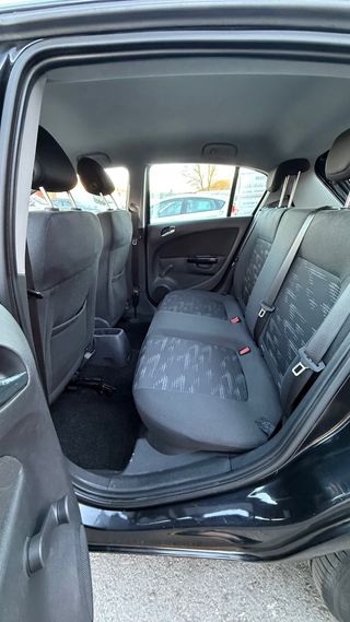 Opel Corsa 1.4 gasolina 2011