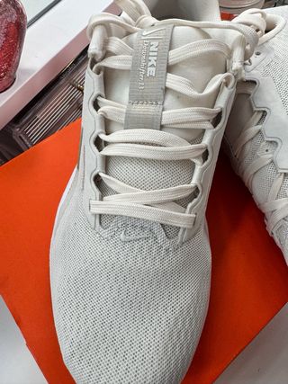 Zapatillas Nike Downshifter 13 Beige/Blanco