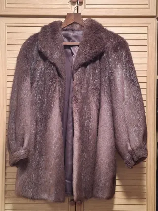 Abrigo piel sintética marrón