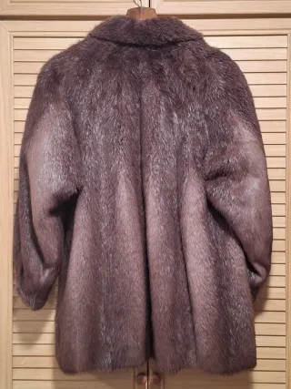 Abrigo piel sintética marrón