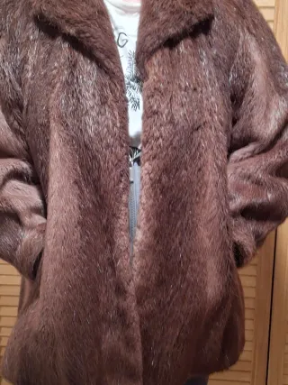 Abrigo piel sintética marrón