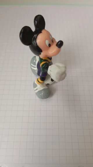 Muñeco Mickey Mouse futbolista