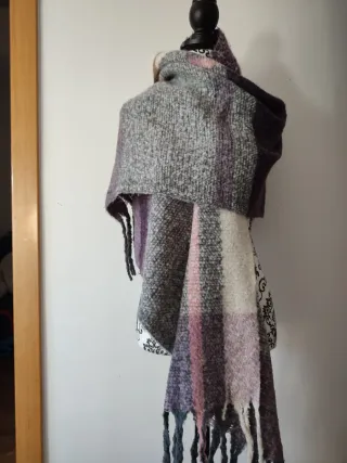 Maxibufanda en tonos gris y rosa