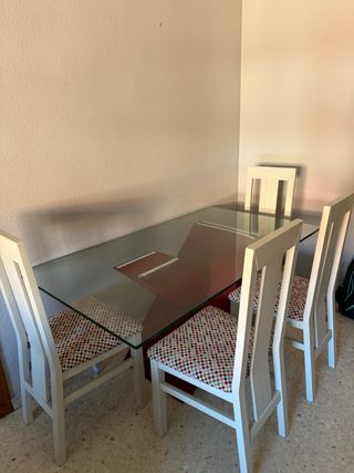 “Conjunto mesa comedor y sillas