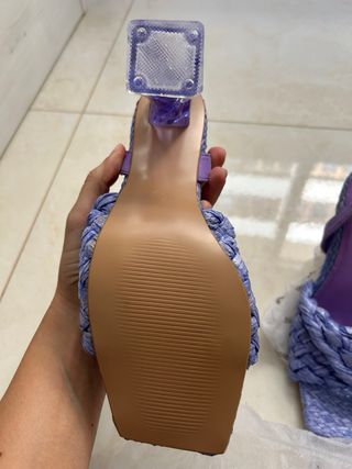 Zapatos de tacón malva sin usar