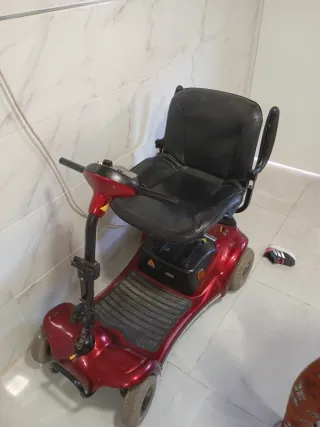 Scooter eléctrico para minusválidos rojo 350€
