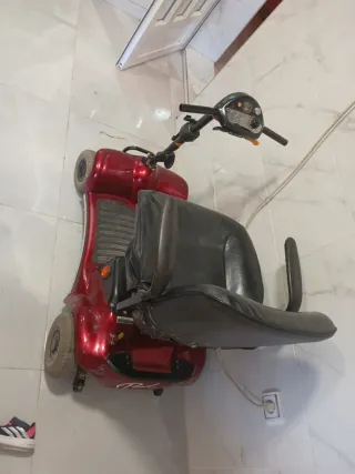 Scooter eléctrico para minusválidos rojo 350€