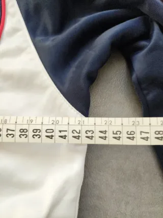 Chaqueta Kappa azul y blanca