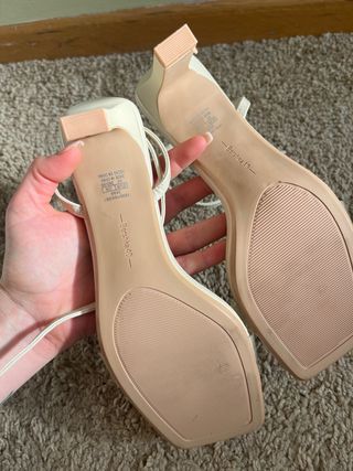 Tacones Bershka Beige Tira Transparente