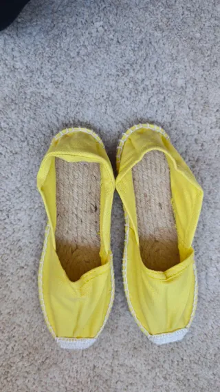 Alpargatas amarillas talla 36