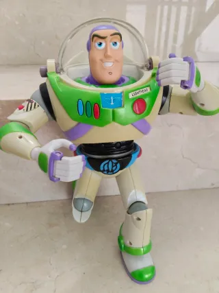 Buzz Lightyear Juguete con Accesorios