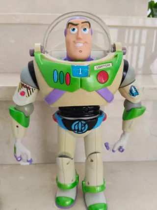 Buzz Lightyear Juguete con Accesorios
