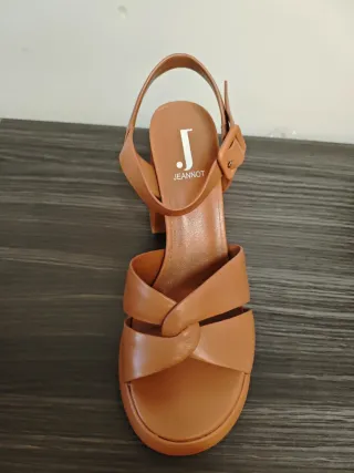 Sandalias tacón ancho camel talla 38
