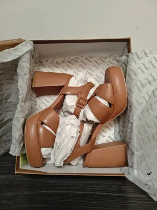 Sandalias tacón ancho camel talla 38