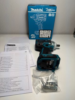 Llave de impacto Makita DTW300Z + Batería 4Ah