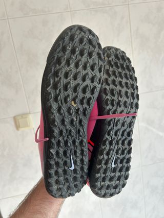 Zapatos de fútbol Nike Mercurial multitacos