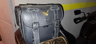 Alforjas para Moto Negra con Águila Dorada