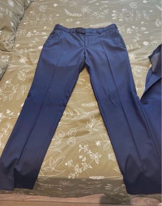 Traje azul marino BYTOM