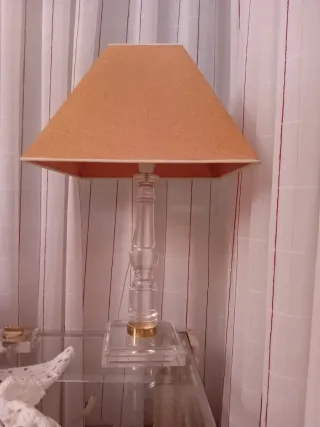 Lámpara de mesa acrílico y tela naranja
