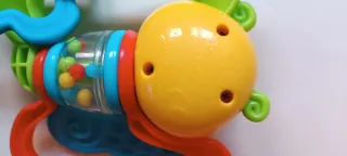 Giochi per neonati: farfalla e sonaglio