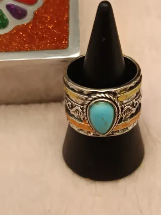 Anillo Plateado Turquesa Diseño Étnico