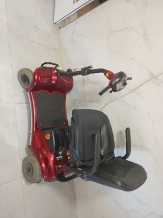 Silla de ruedas eléctrica roja minusválidos 500€