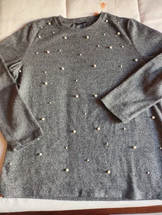 Jersey Cortefiel gris con perlas