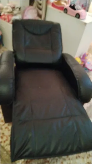Sillón reclinable de piel negro