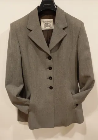 TRAJE BURBERRYS CHAQUETA Y FALDA