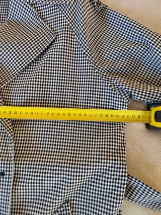 Abrigo largo Stradivarius cuadros blanco y negro